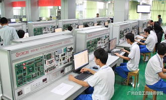電子信息學(xué)院實訓(xùn)場 智能電子產(chǎn)品開發(fā)專業(yè)的實戰(zhàn)高地